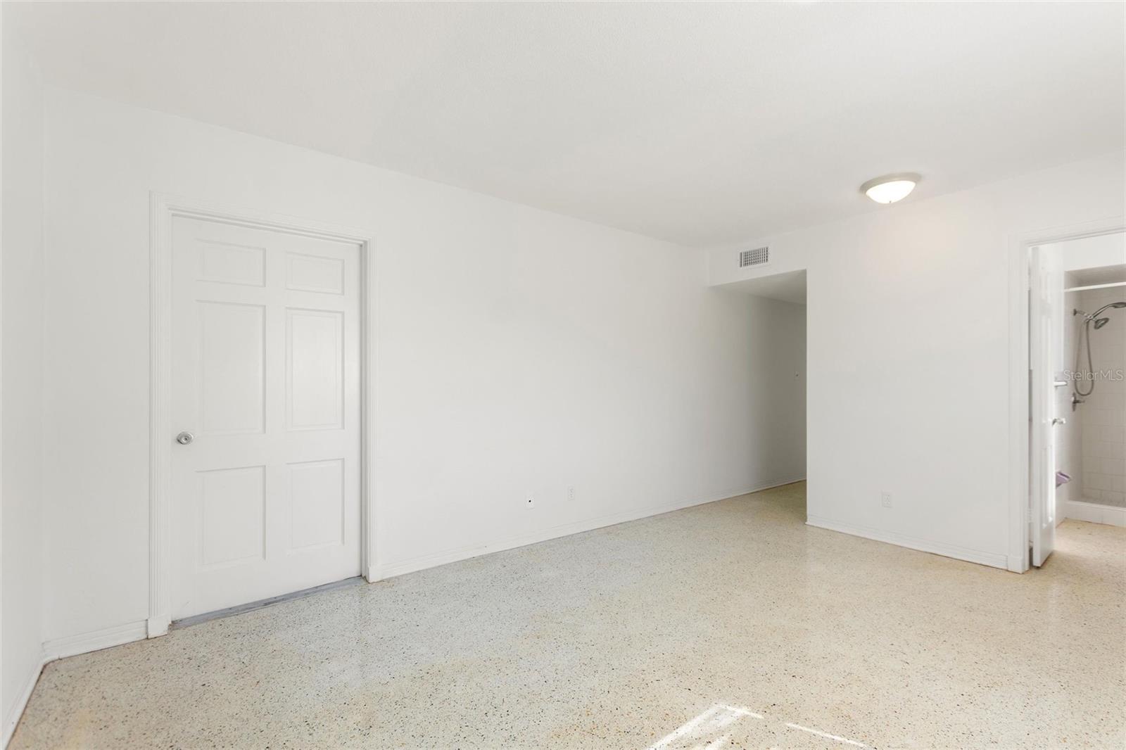 MAXIMO HARBOUR CONDO - Residential