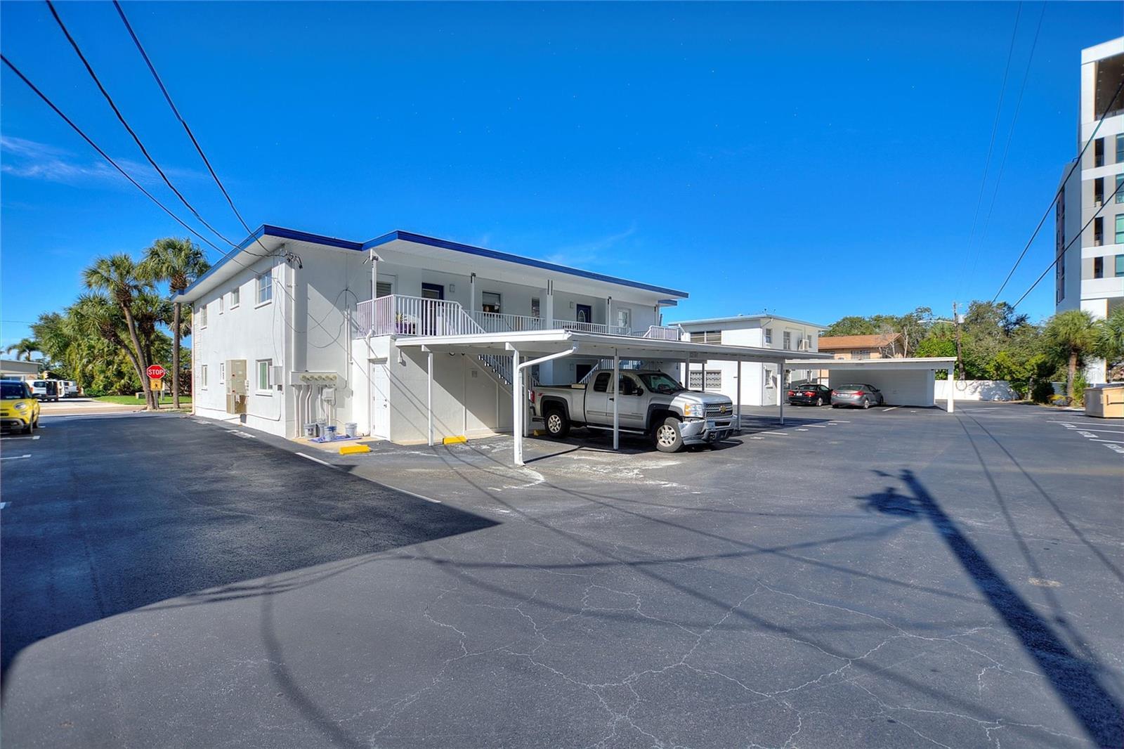 MAXIMO HARBOUR CONDO - Residential