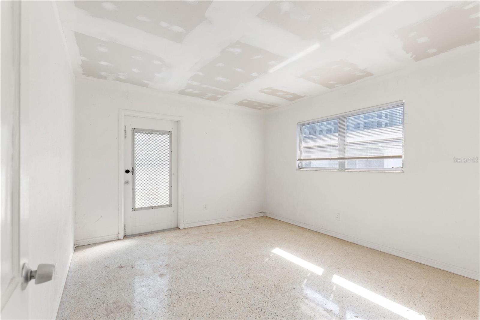 MAXIMO HARBOUR CONDO - Residential