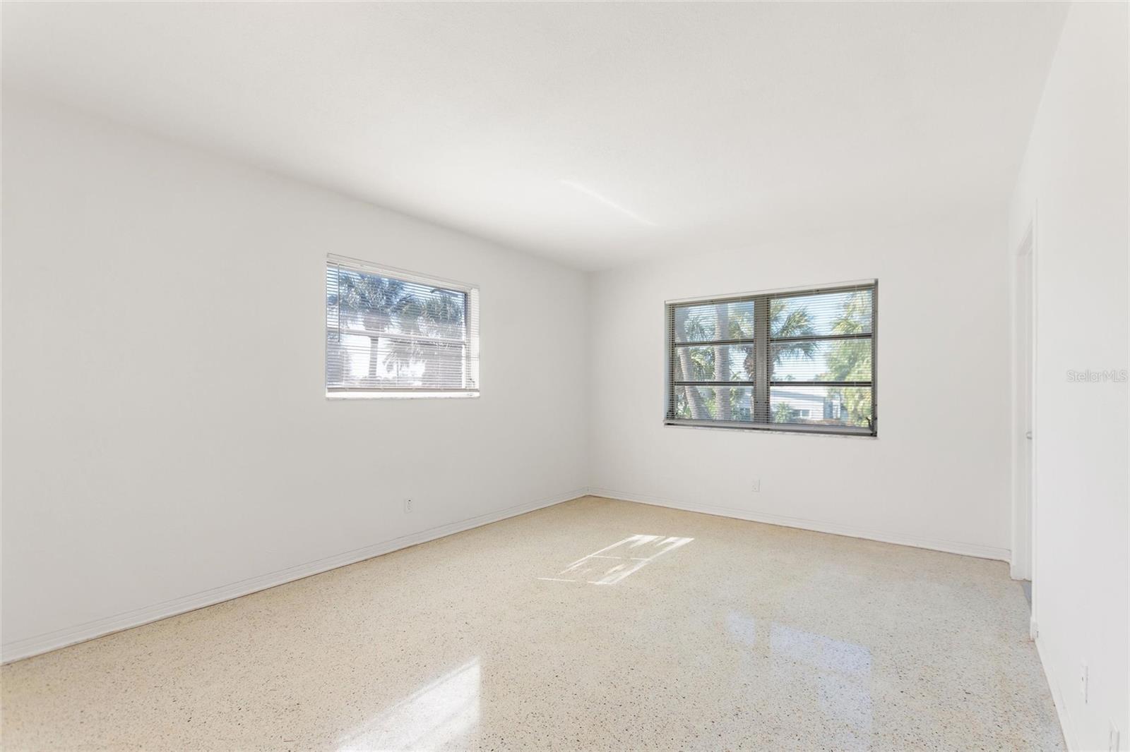 MAXIMO HARBOUR CONDO - Residential