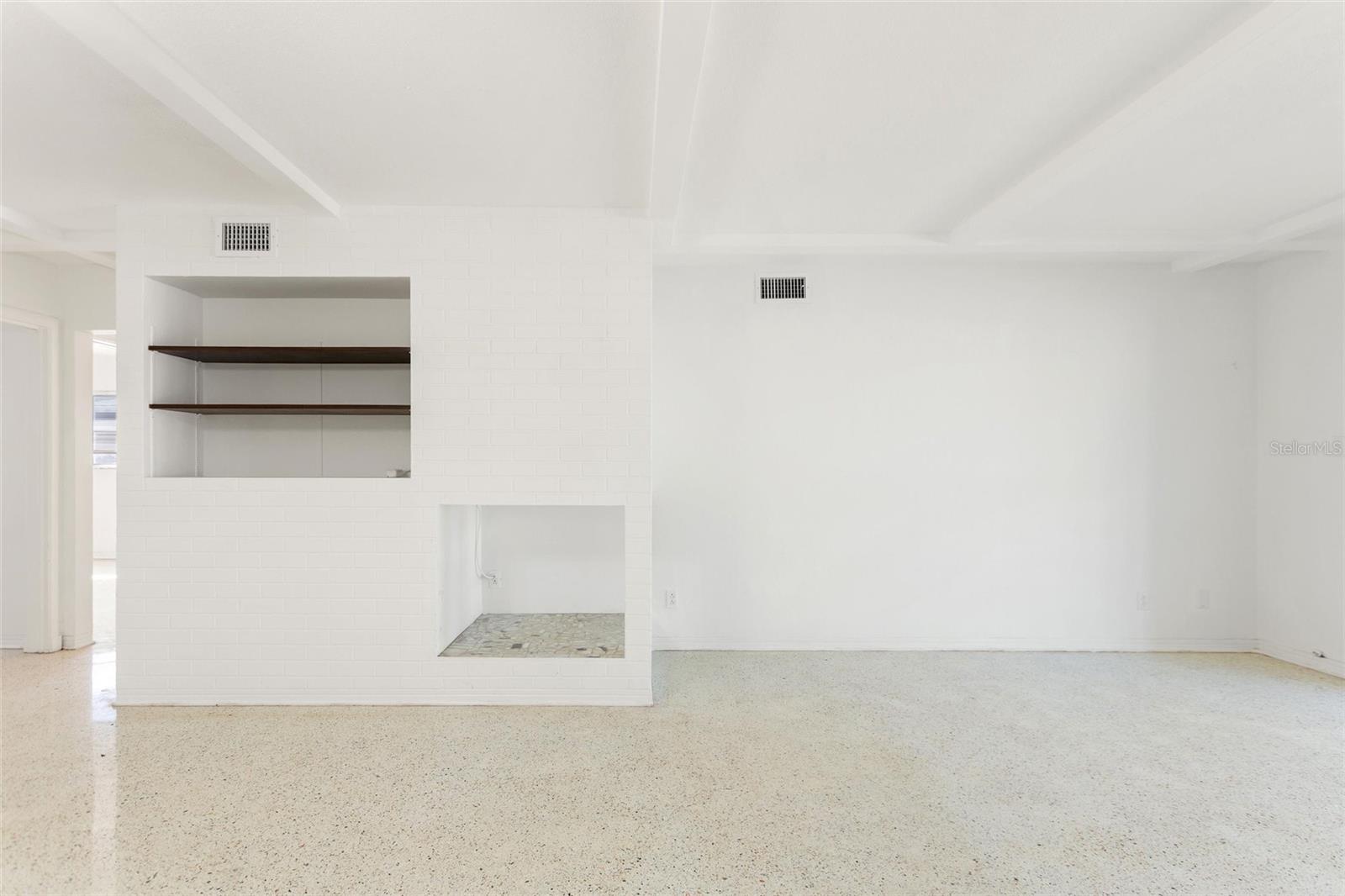 MAXIMO HARBOUR CONDO - Residential