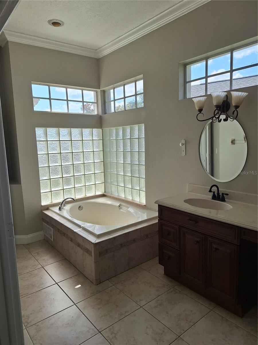 3125 TIMUCUA CIRCLE