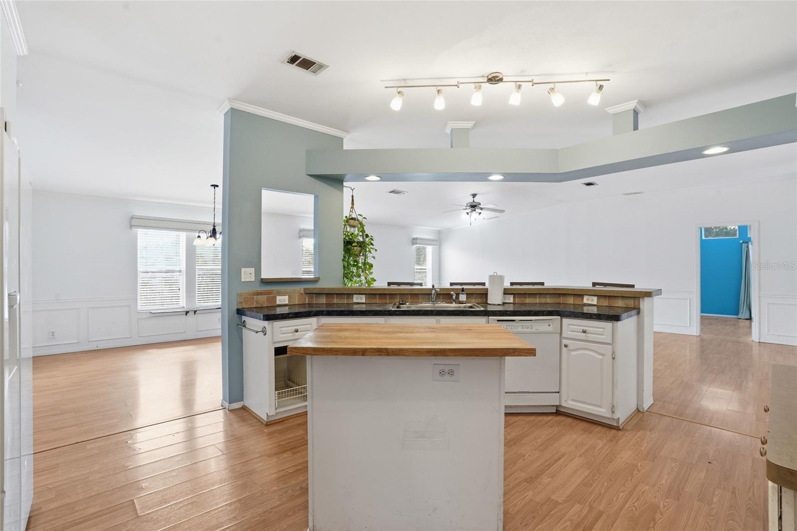 MARLAND COURT - Residential
