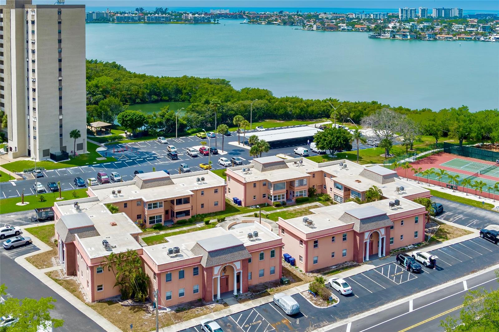 LES CHATEAUX DES ROIS - Residential