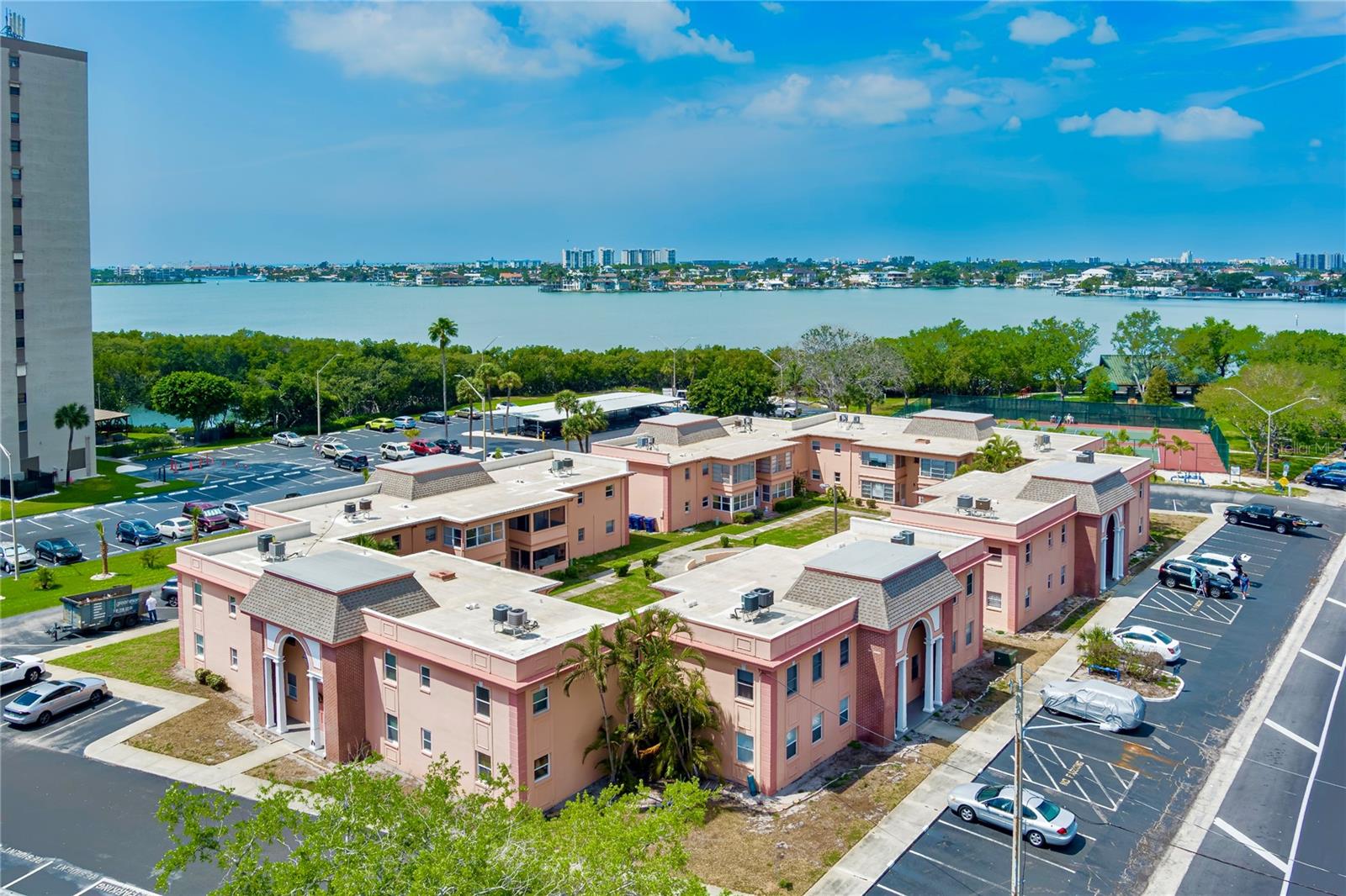 LES CHATEAUX DES ROIS - Residential