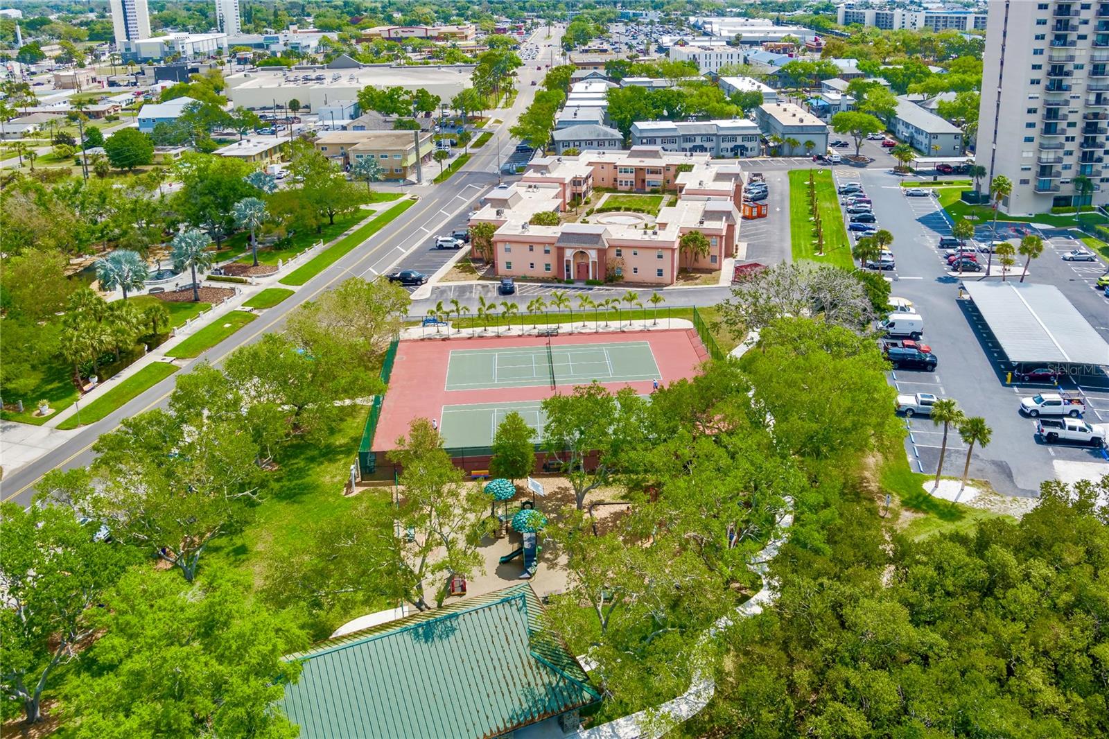 LES CHATEAUX DES ROIS - Residential