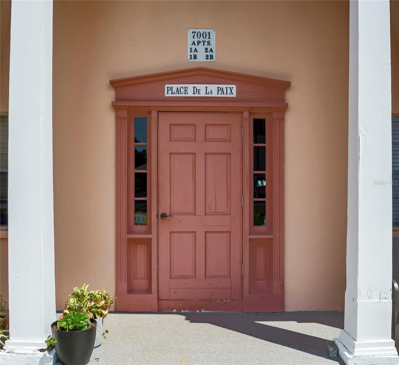 LES CHATEAUX DES ROIS - Residential