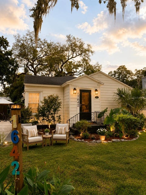 Photo of 1642 Hillcrest Street, Orlando, FL 32803 (MLS # O6435754)