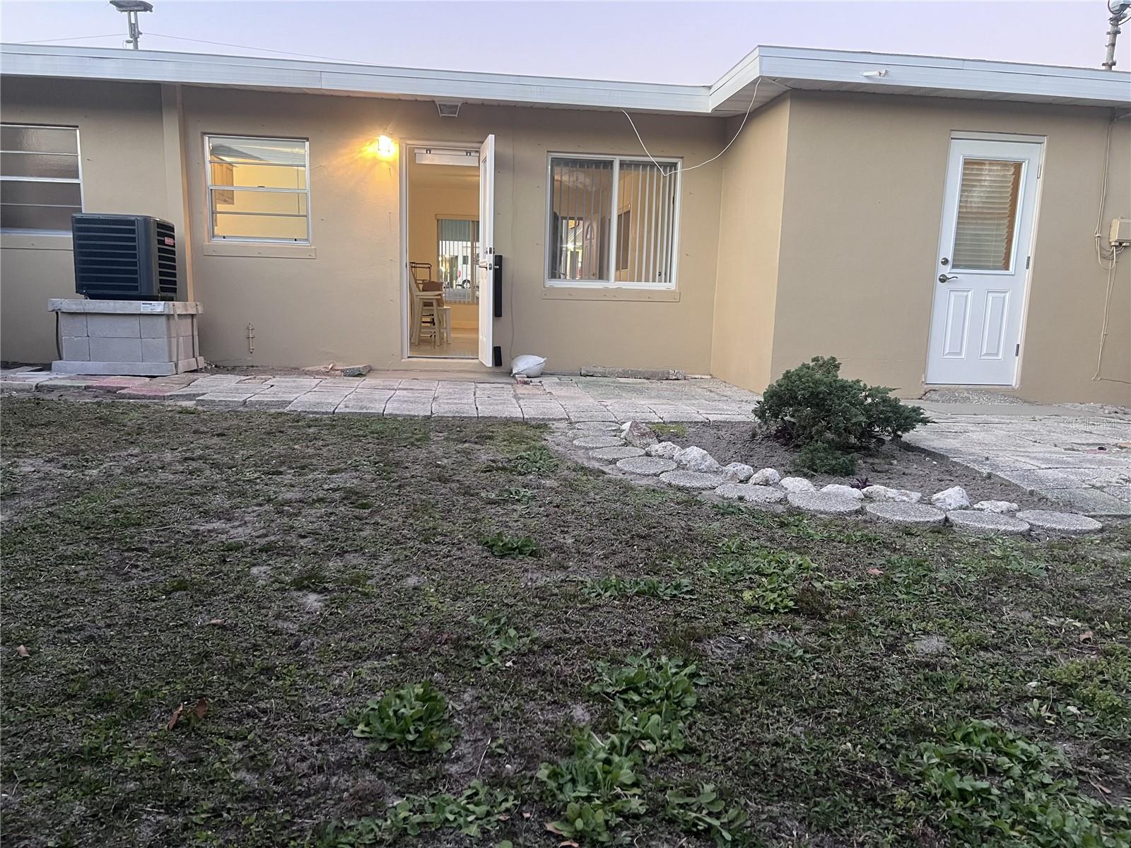 BAYWOOD SHORES 1ST ADD - Residential Lease