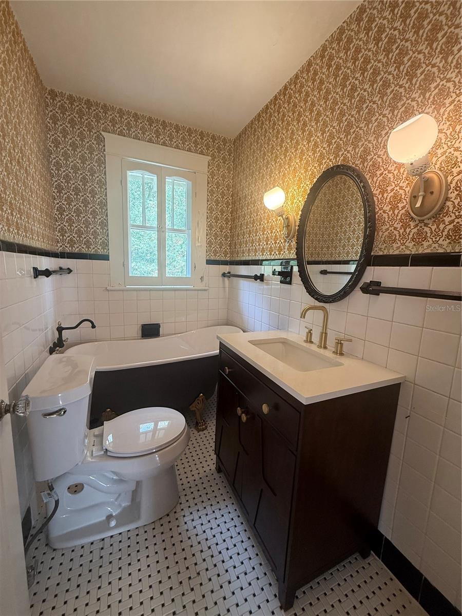 IDLEWILD ON THE HILLSBOROUGH - Residential Lease