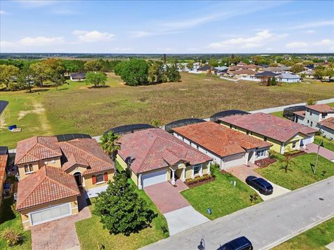 Photo of 367 Villa Sorrento Circle, Haines City, FL 33844 (MLS # O6394626)