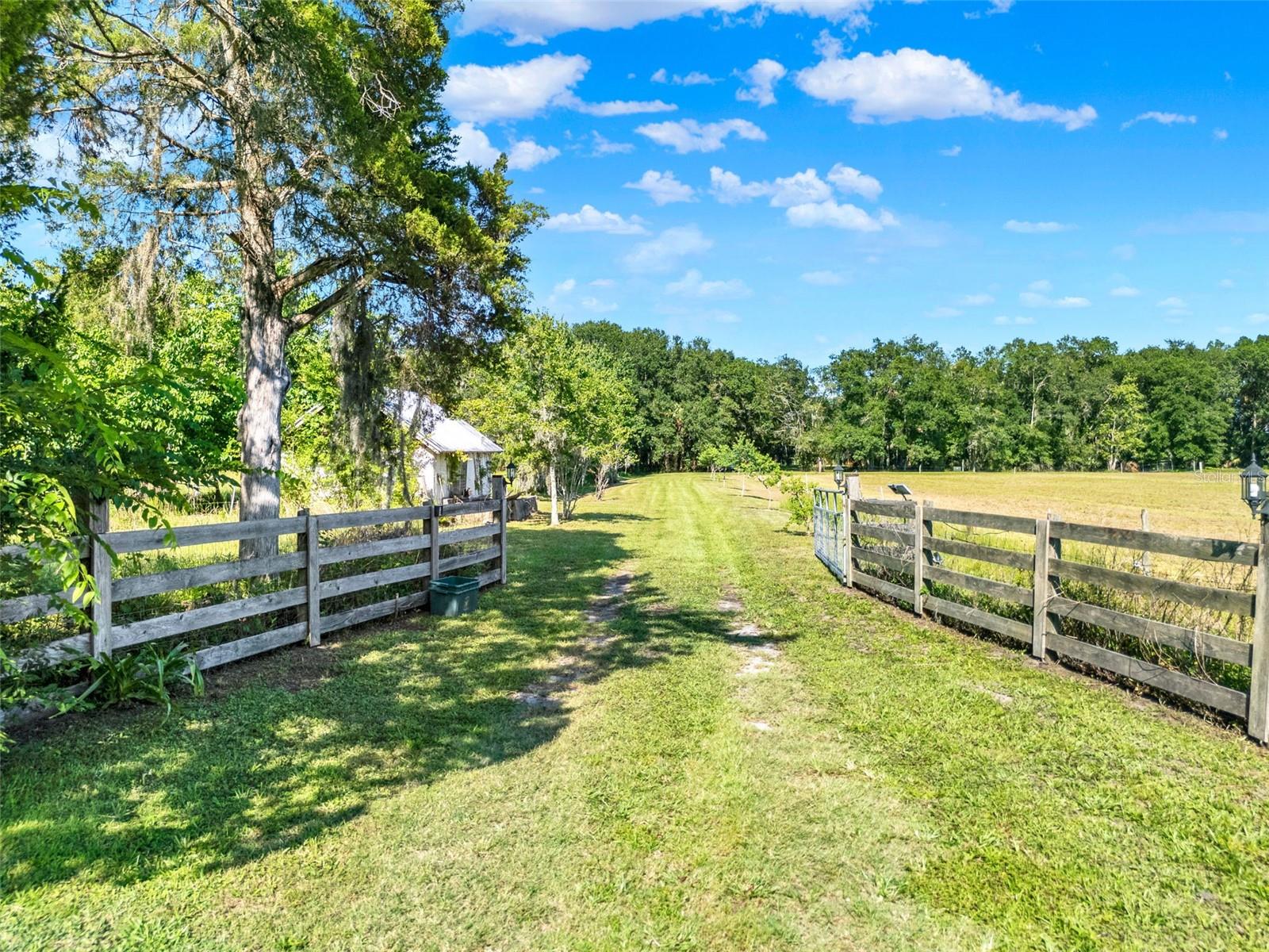 187 N SAMSULA DRIVE