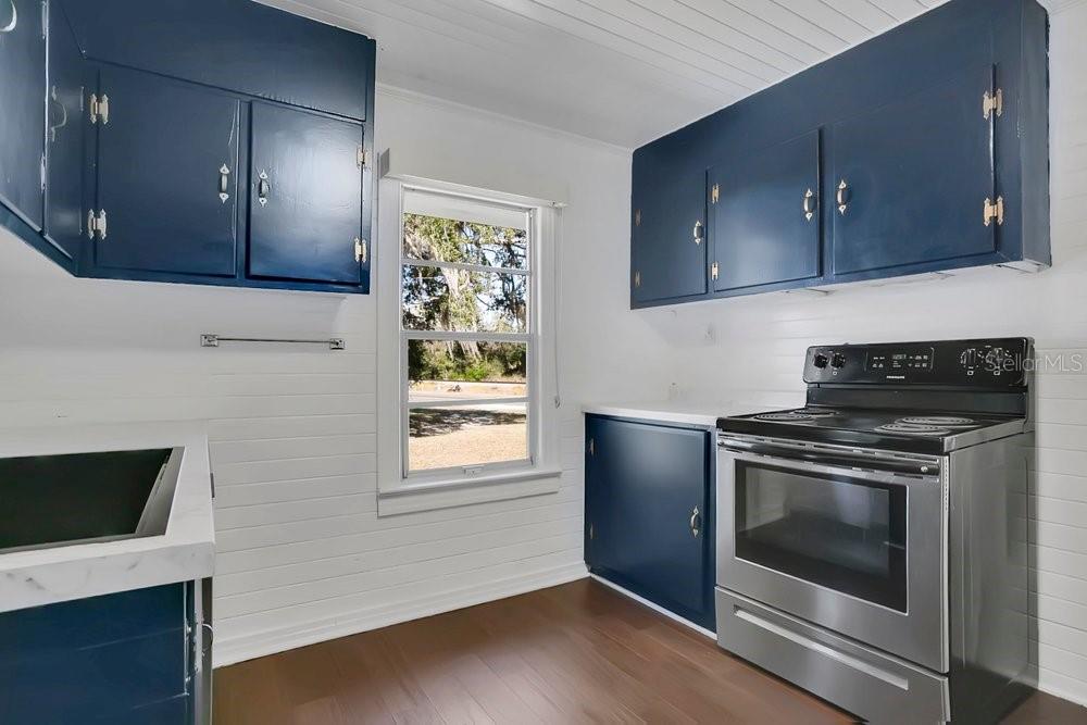 OAKLAND HEIGHTS - Residential