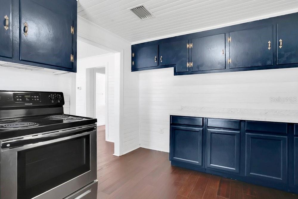 OAKLAND HEIGHTS - Residential