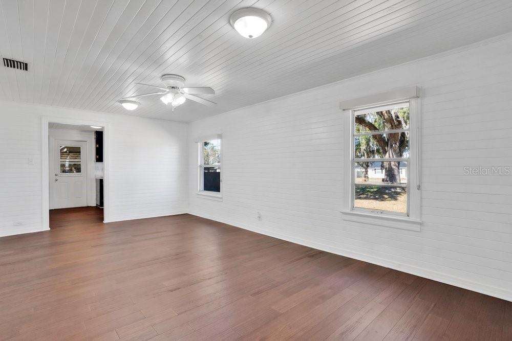 OAKLAND HEIGHTS - Residential