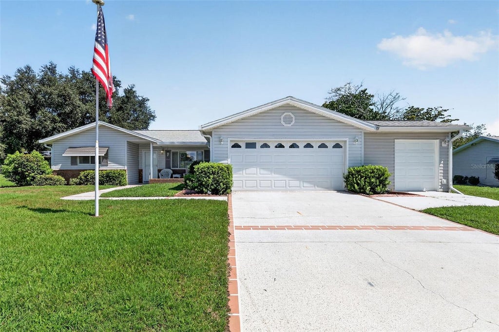 Photo of 10403 SE 177th Place, Summerfield, FL 34491 (MLS # TB8538582)