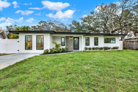 Photo of 203 Driftwood Drive W, Palm Harbor, FL 34683 (MLS # TB8523151)