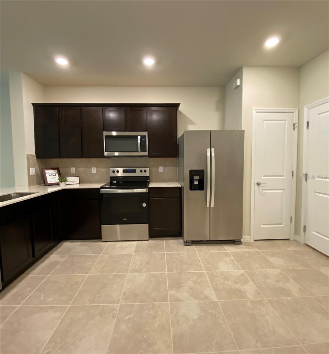 4613 SPARKLING SHELL AVENUE