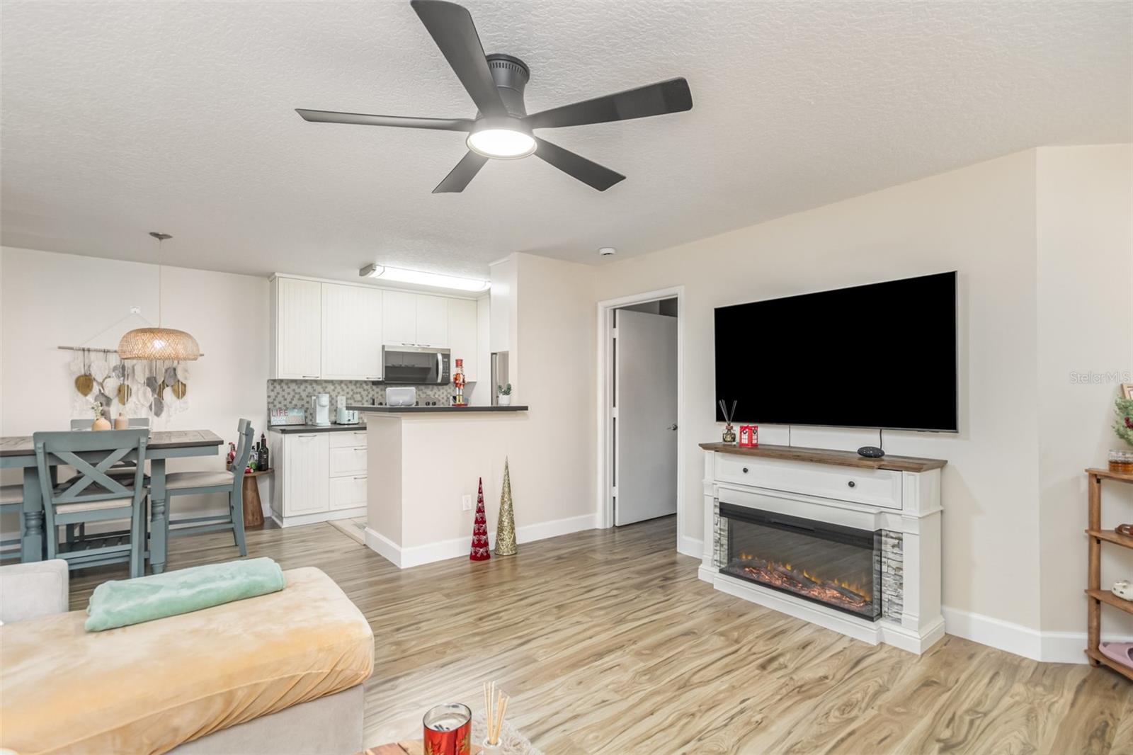 REGENCY PARK AT LAKE MARY A CONDO - Residential