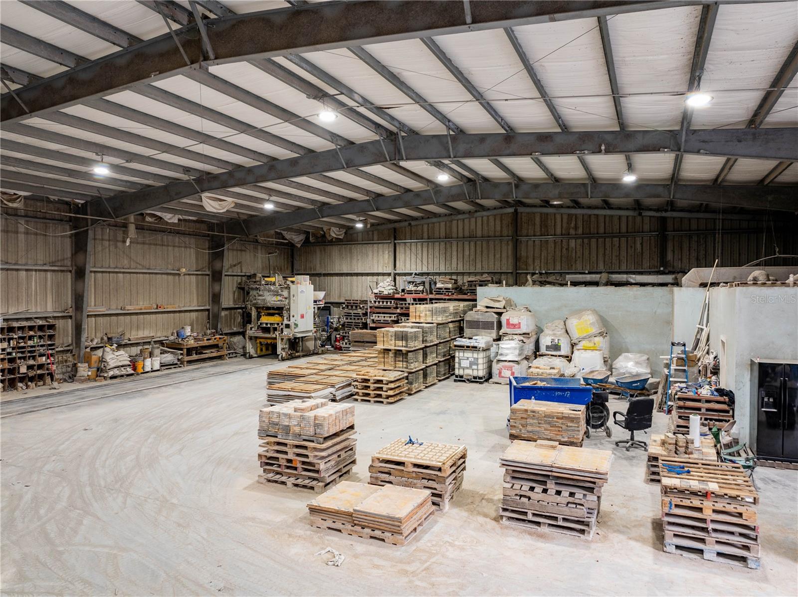 ACREAGE - Commercial Sale