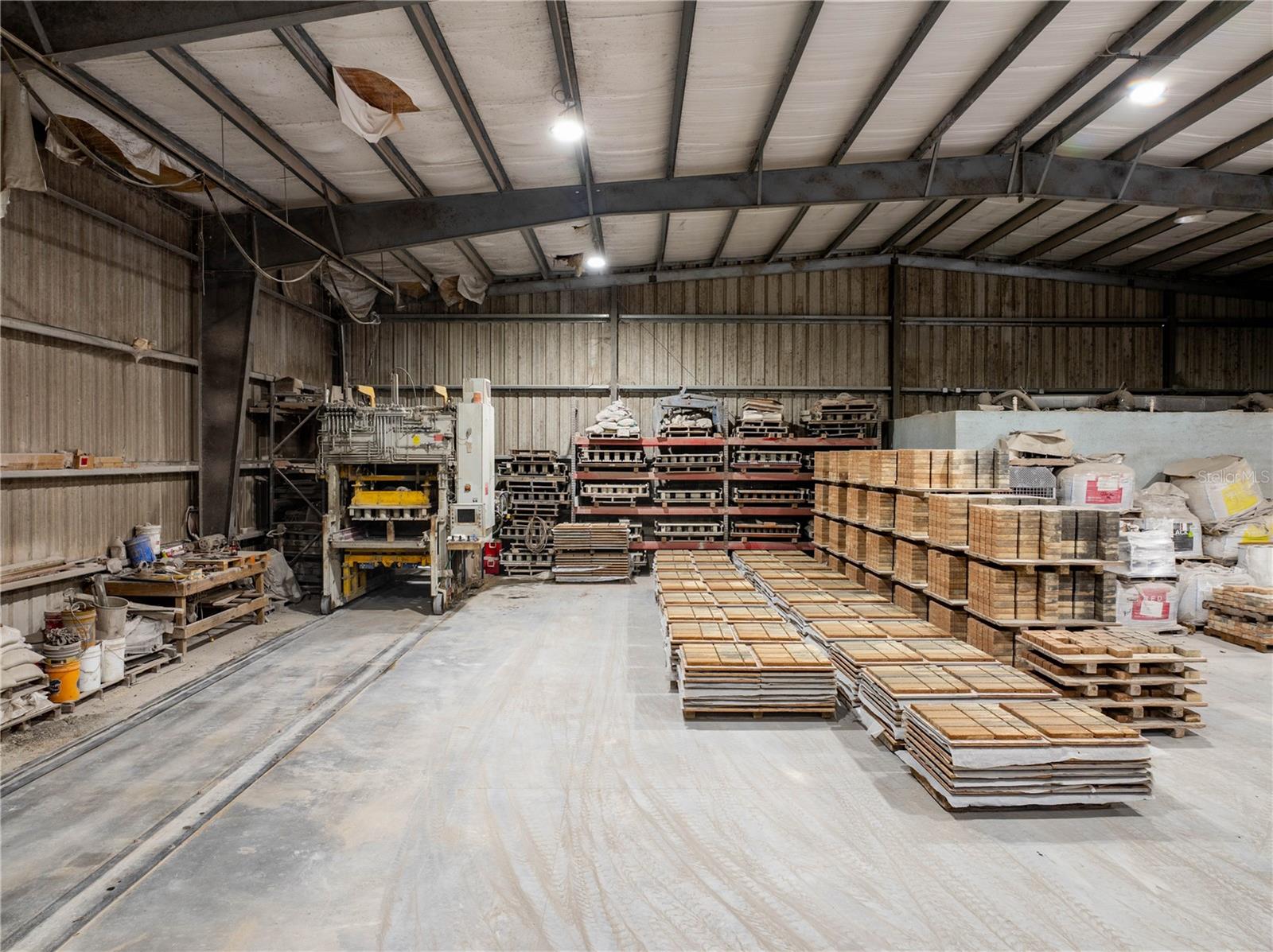 ACREAGE - Commercial Sale