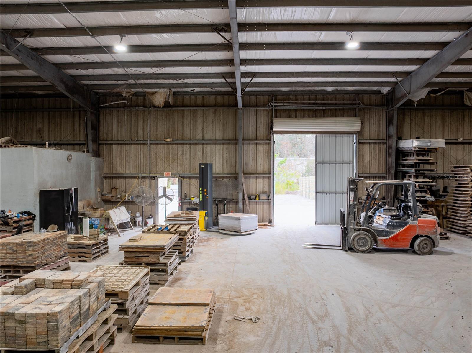 ACREAGE - Commercial Sale