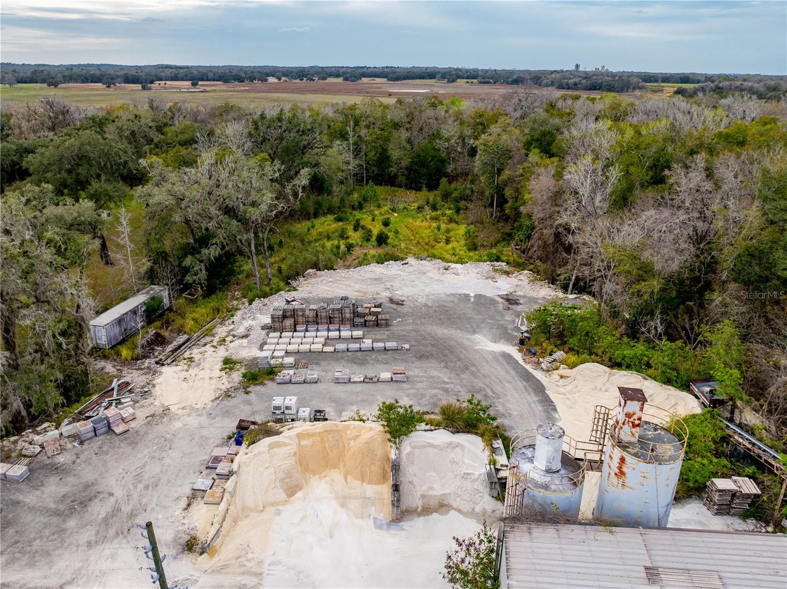 ACREAGE - Commercial Sale