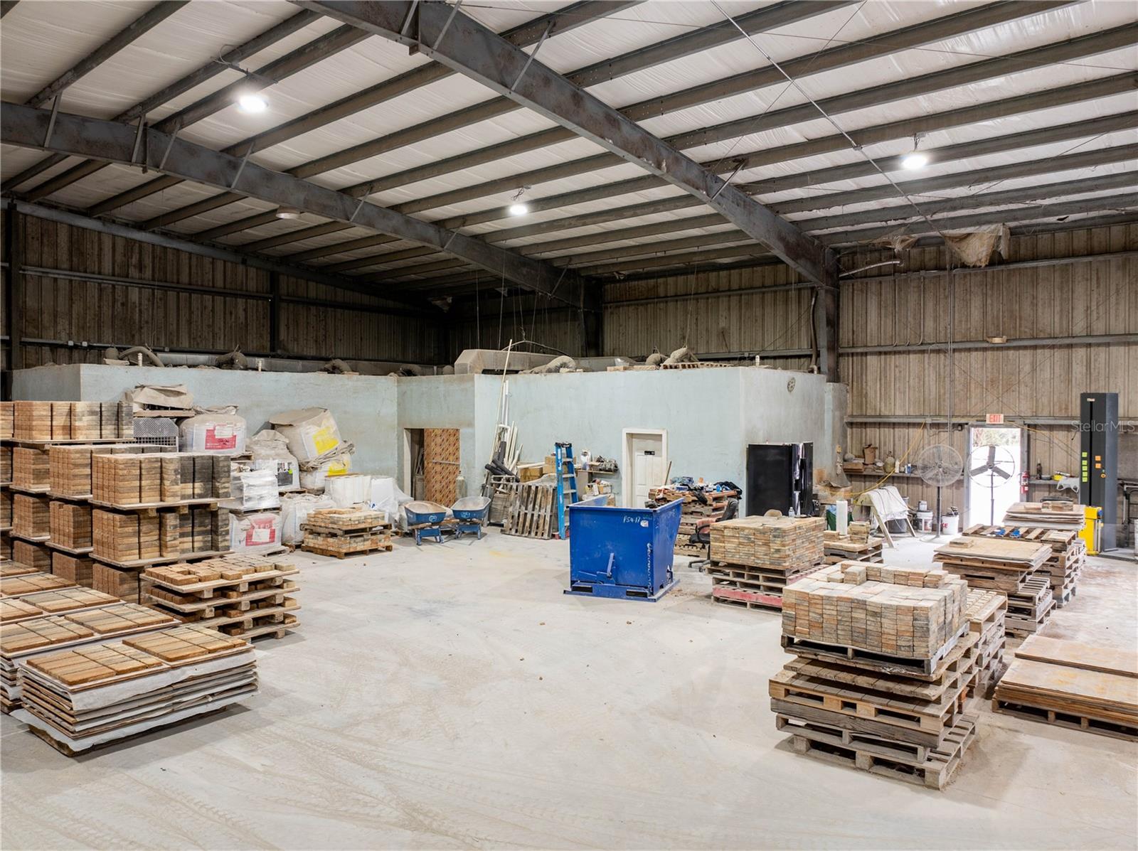 ACREAGE - Commercial Sale