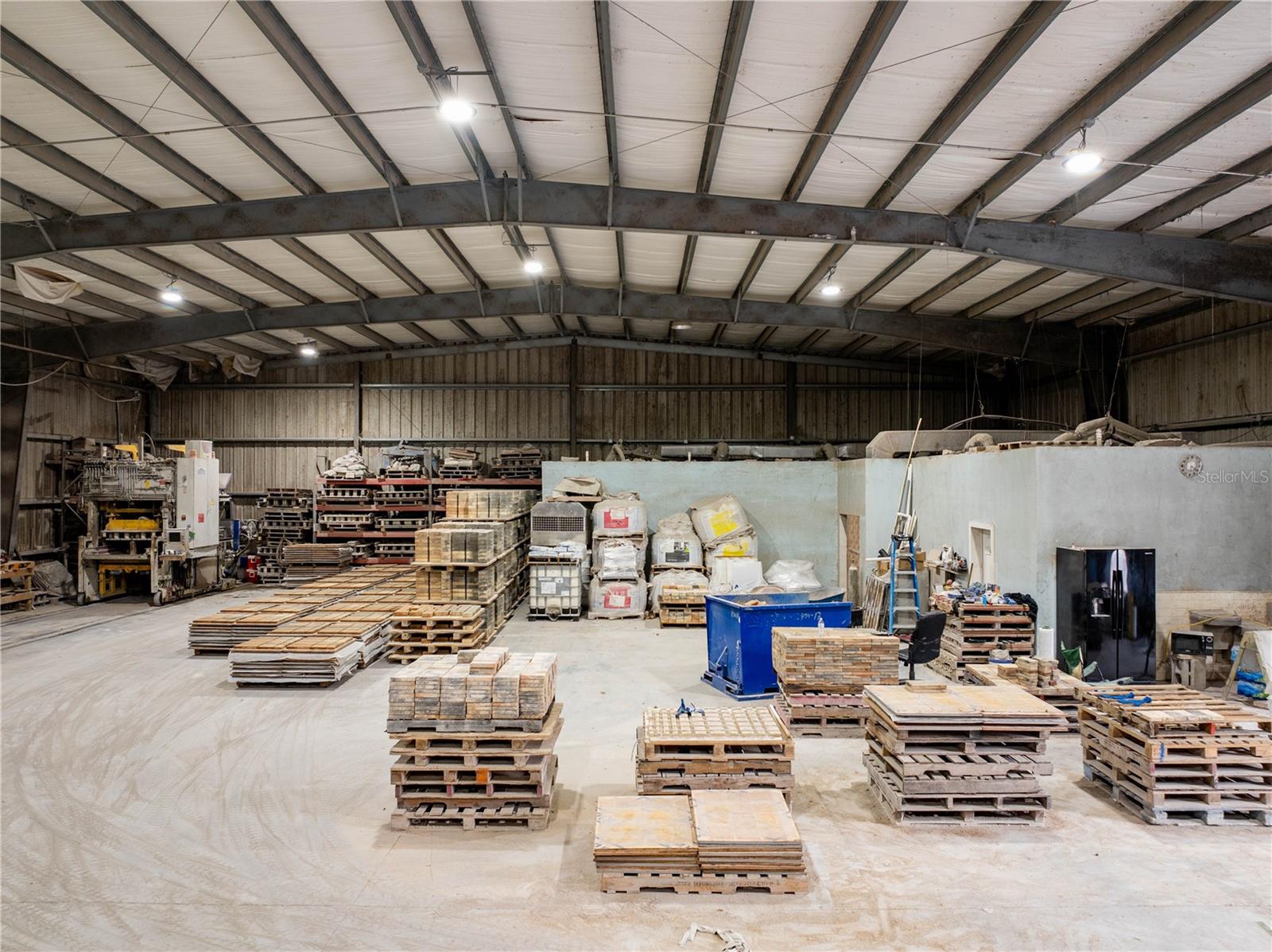 ACREAGE - Commercial Sale