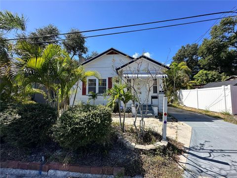Photo of 924 Dartmoor Street N, St Petersburg, FL 33701 (MLS # TB8439576)