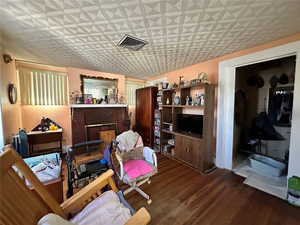 Photo of 924 Dartmoor Street N, St Petersburg, FL 33701 (MLS # TB8439576)
