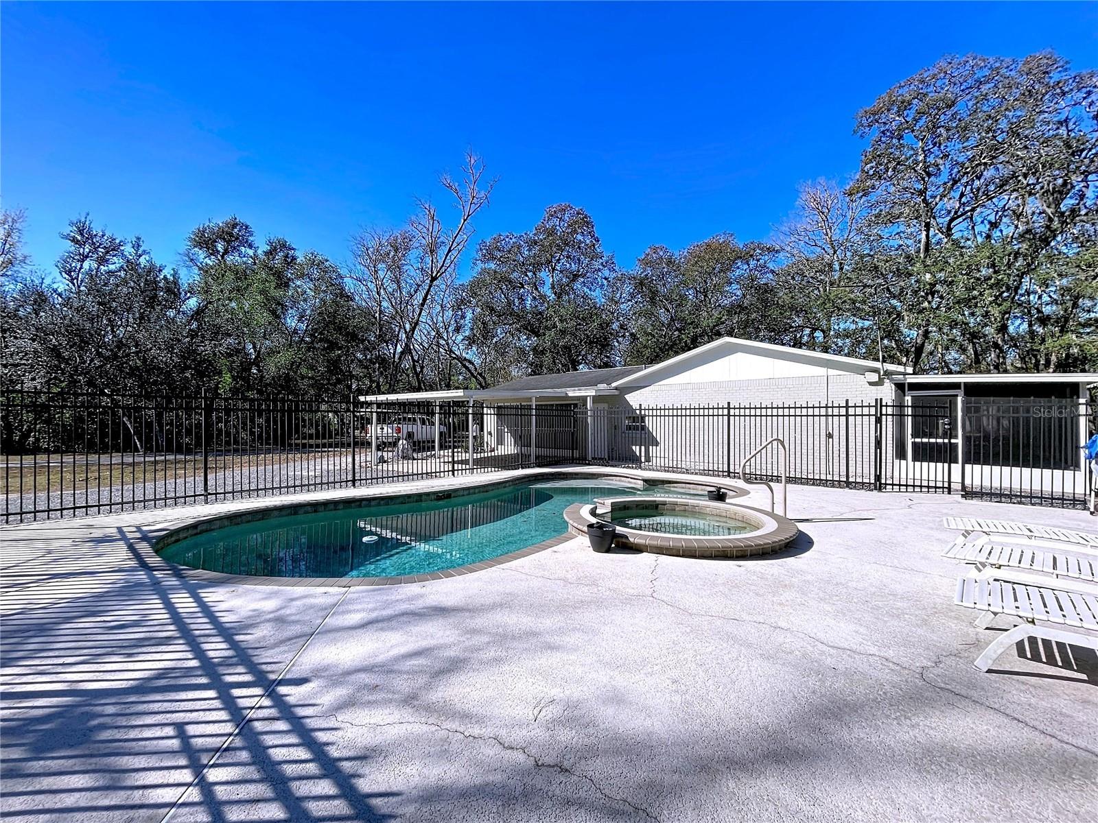 ACREAGE - Residential