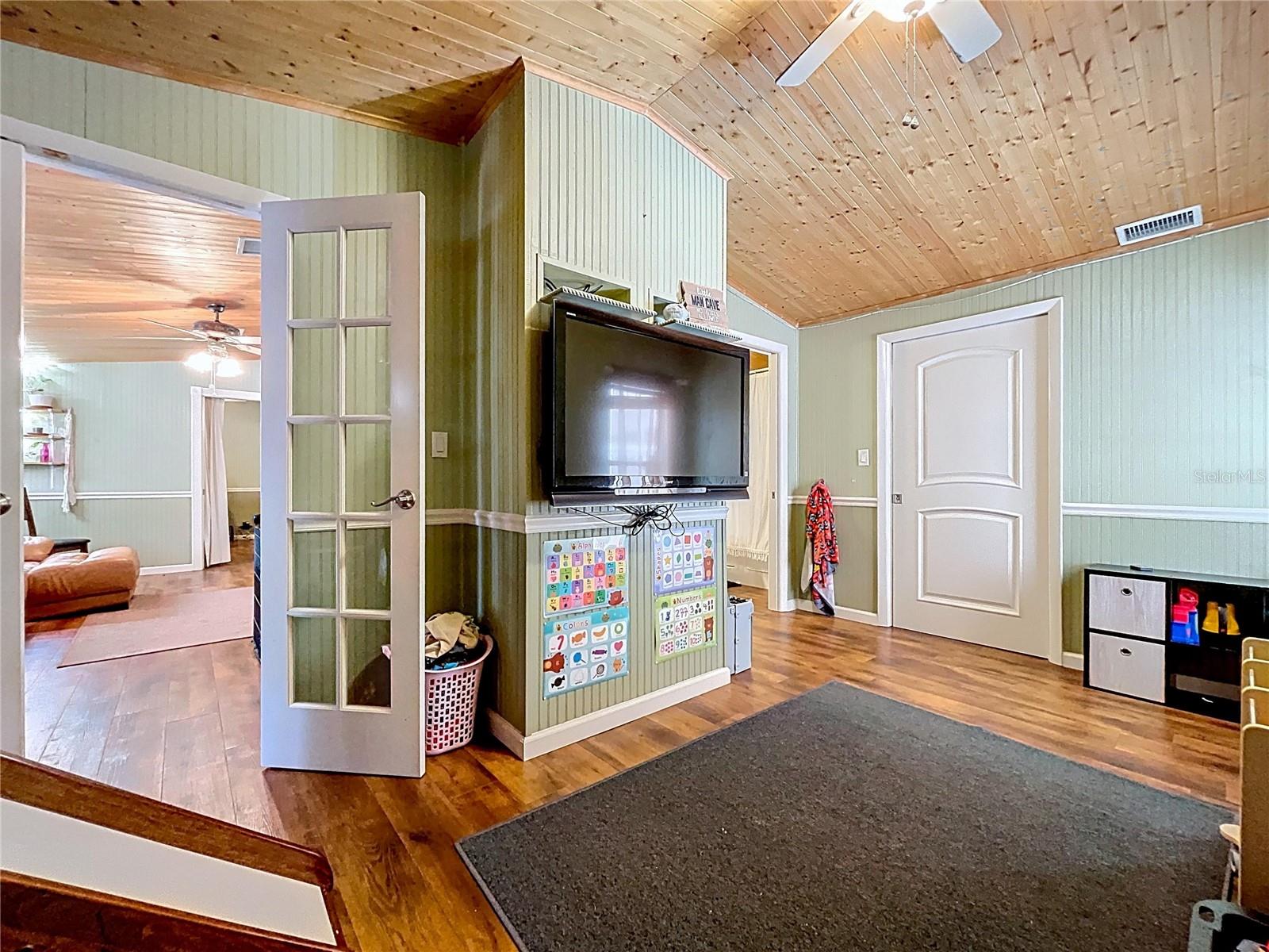 ACREAGE - Residential