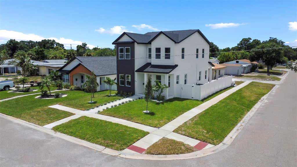 Photo of 617 Folsom Street S, St Petersburg, FL 33707 (MLS # TB8538839)