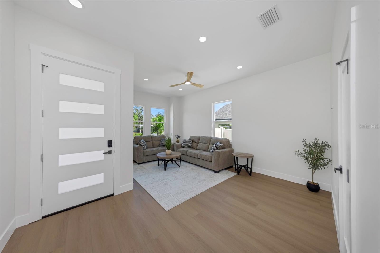 617 FOLSOM STREET S
