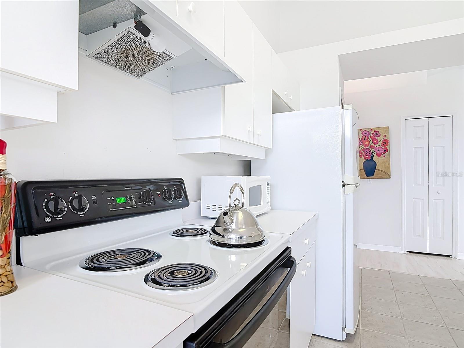 WATERS EDGE PH 04 - Residential