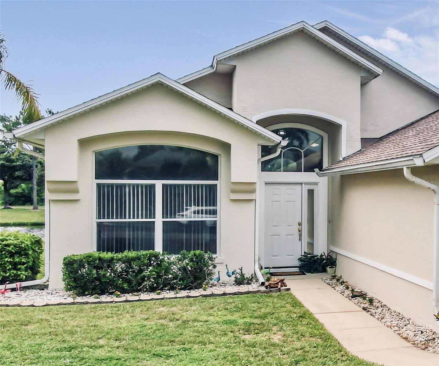 WATERS EDGE PH 04 - Residential