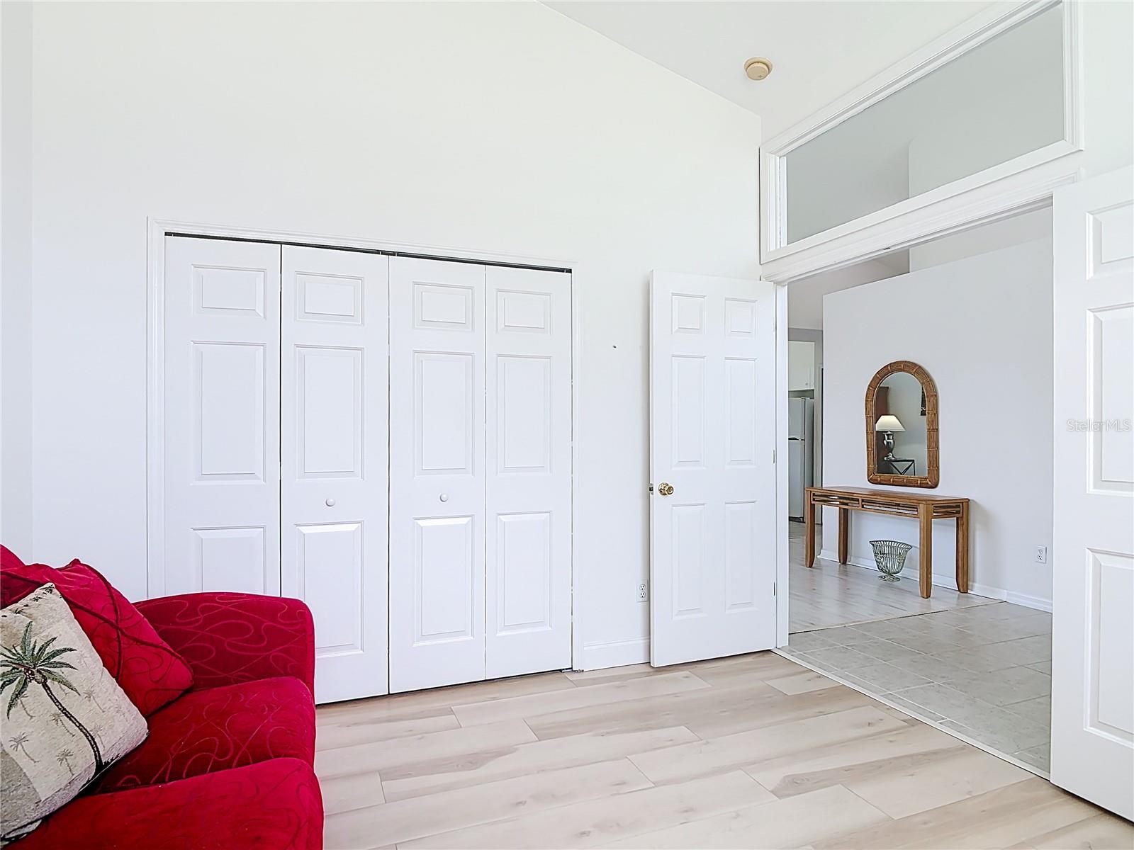 WATERS EDGE PH 04 - Residential