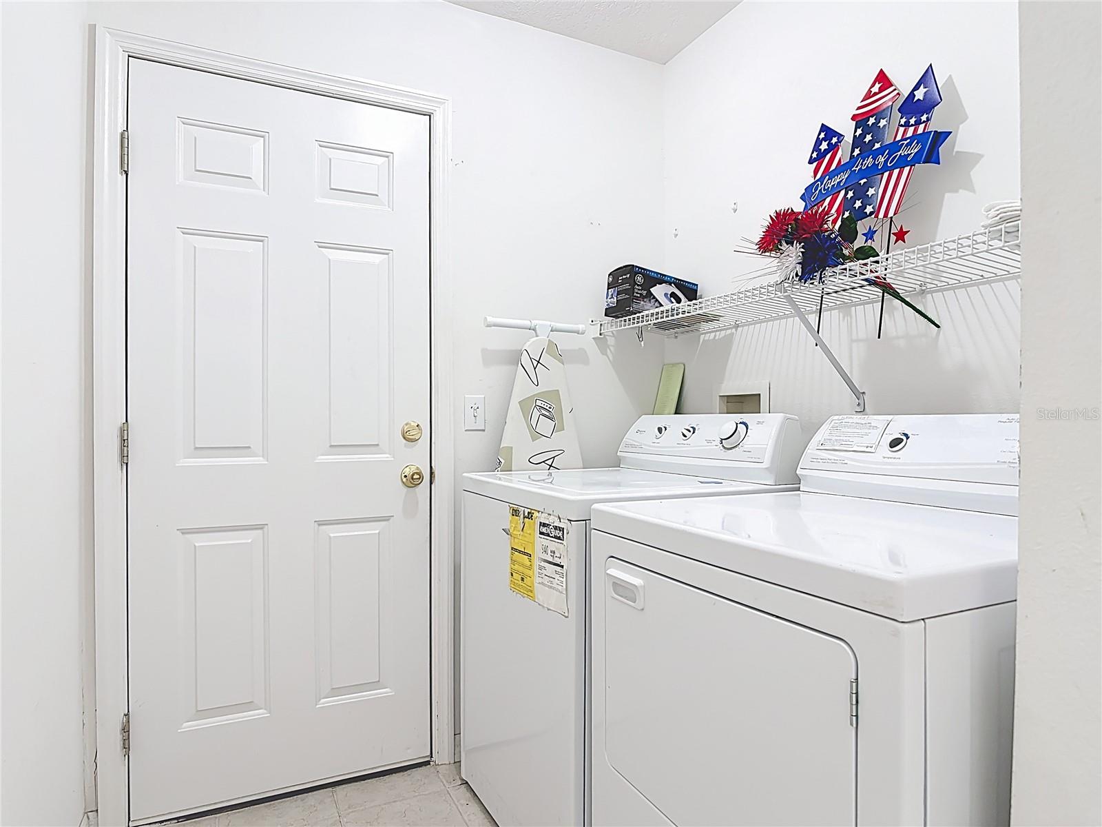 WATERS EDGE PH 04 - Residential