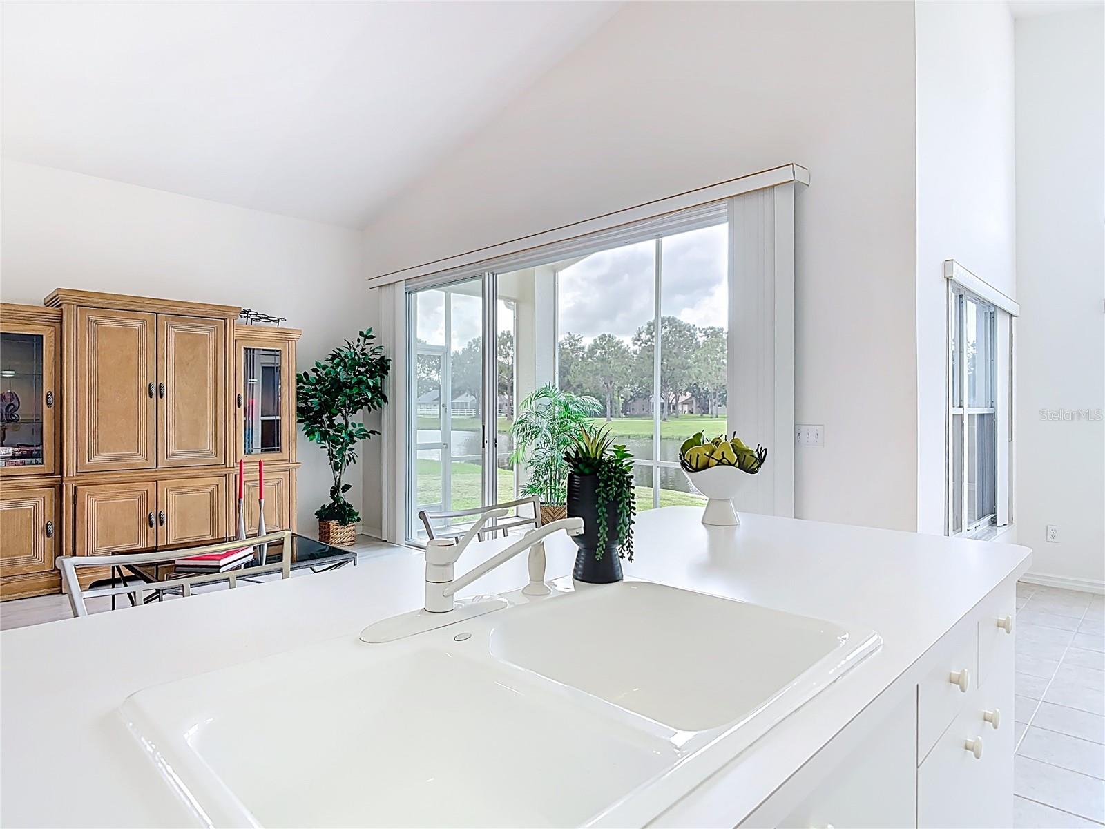 WATERS EDGE PH 04 - Residential