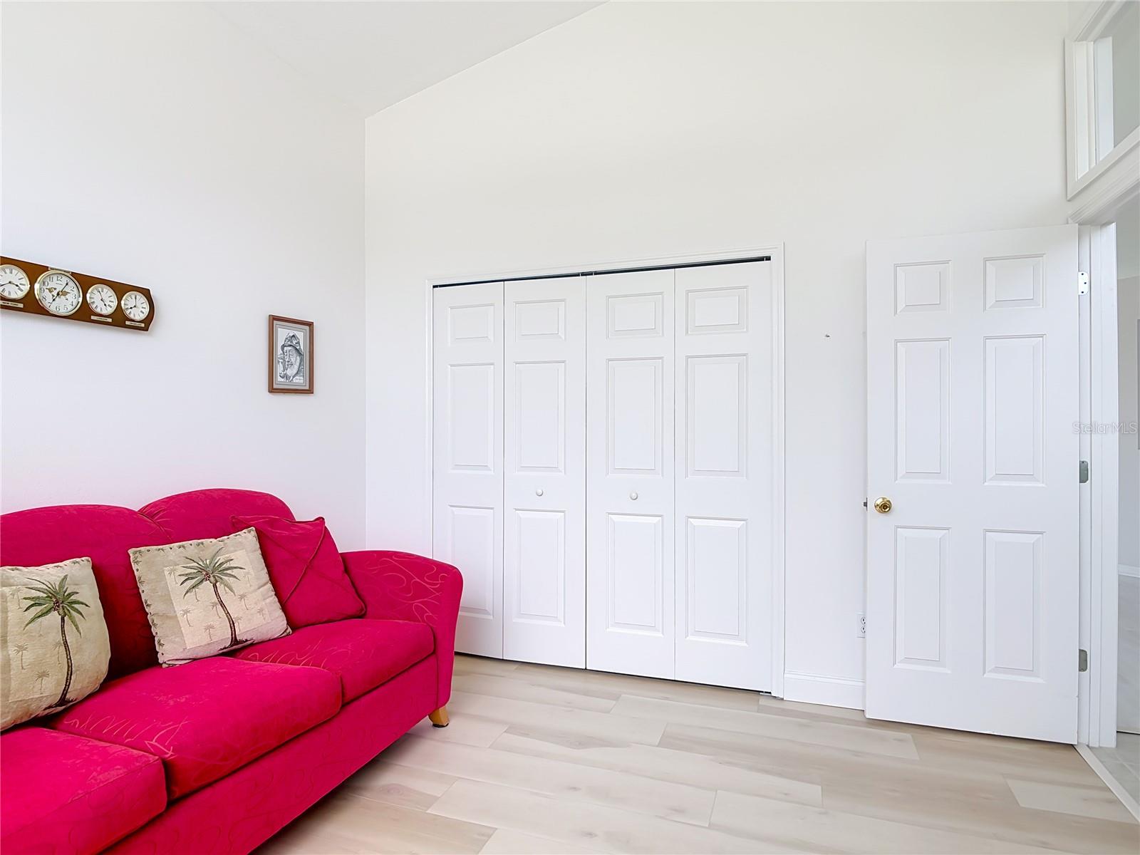 WATERS EDGE PH 04 - Residential