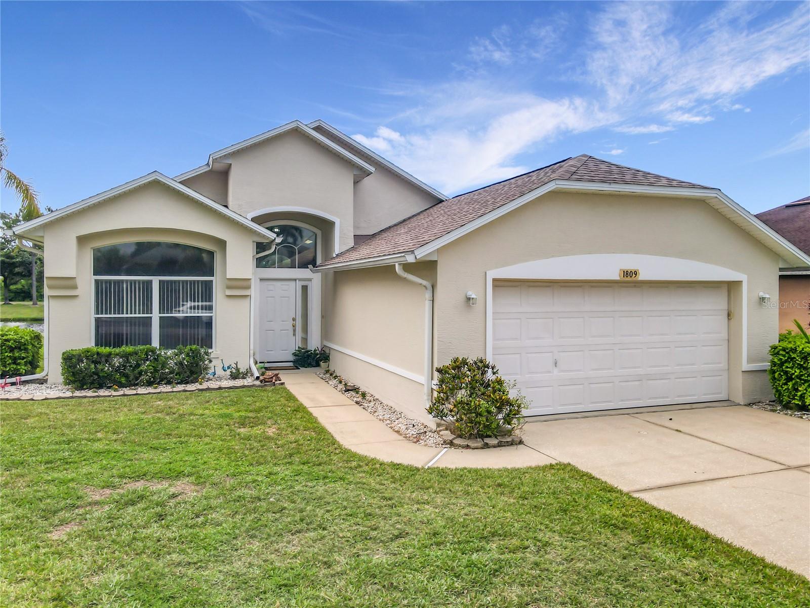 WATERS EDGE PH 04 - Residential