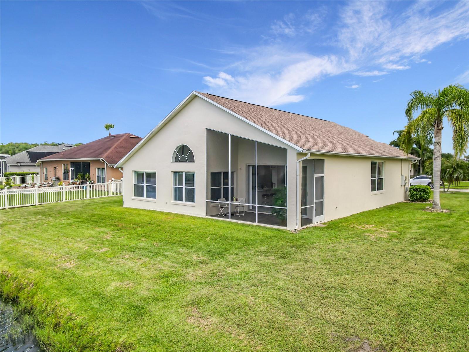 WATERS EDGE PH 04 - Residential