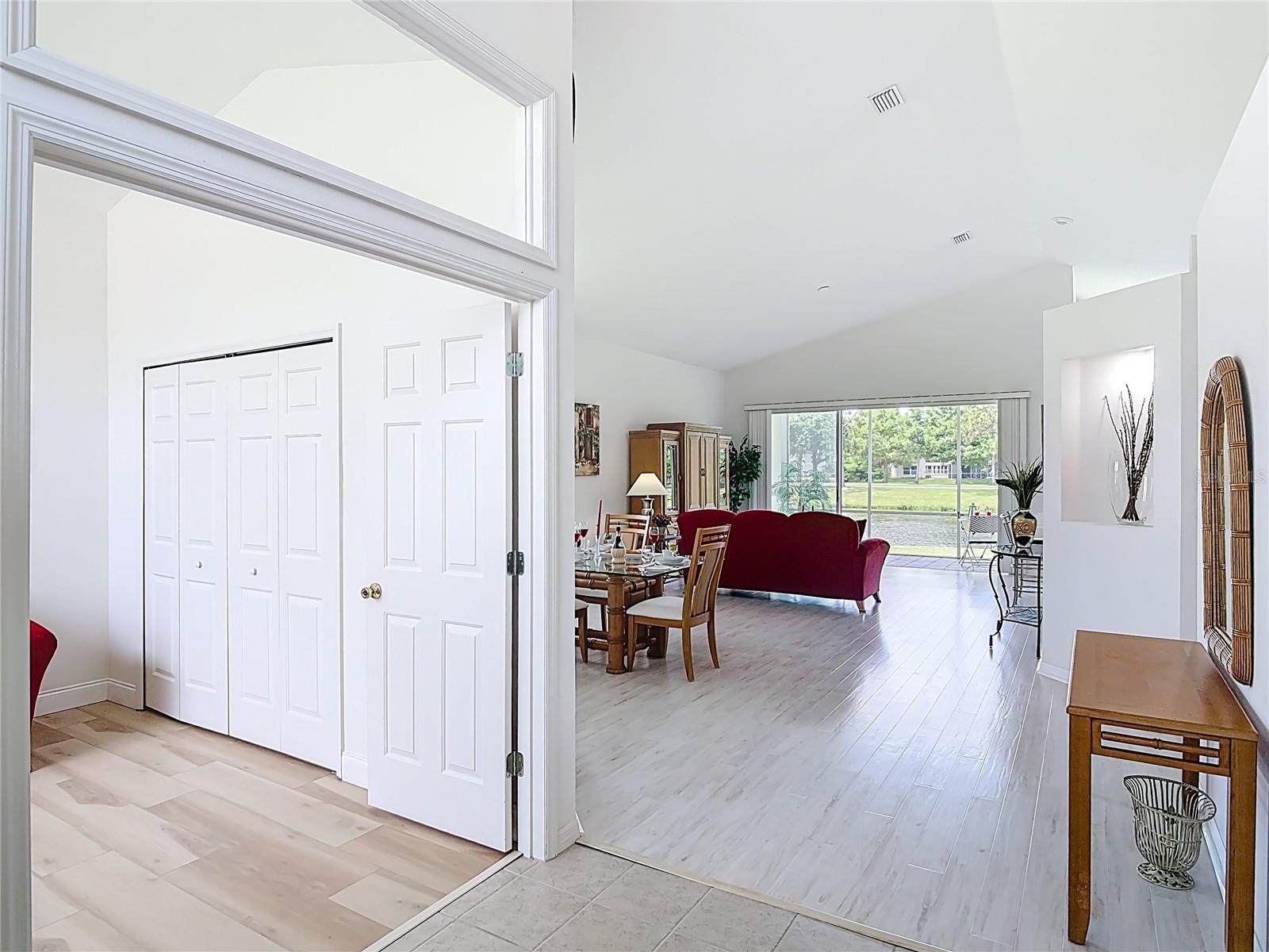 WATERS EDGE PH 04 - Residential