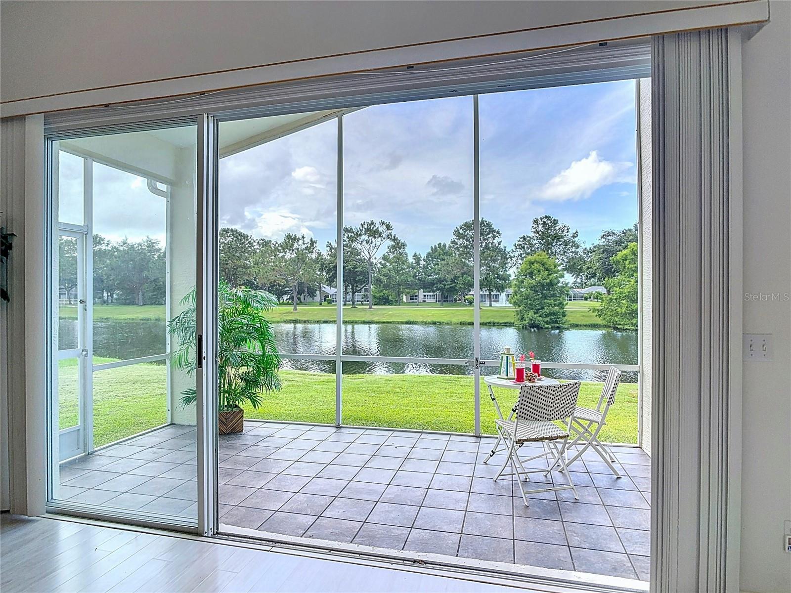 WATERS EDGE PH 04 - Residential