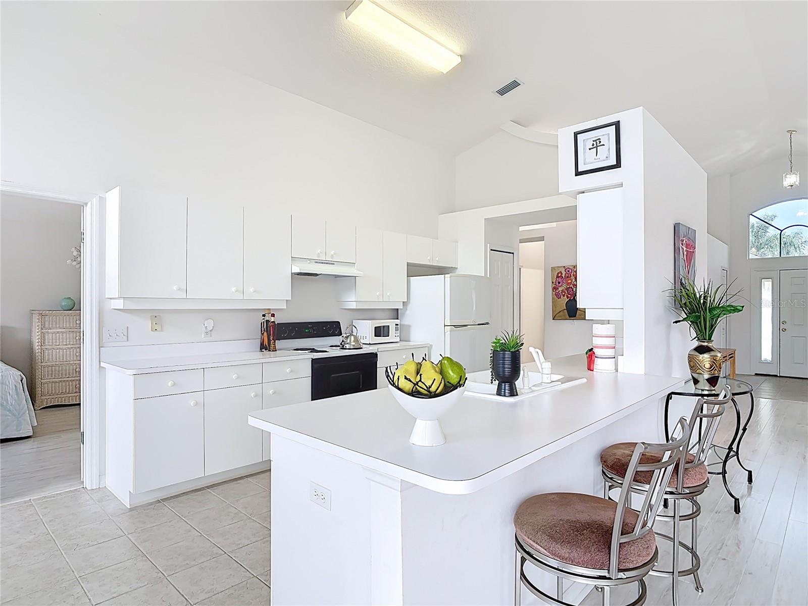 WATERS EDGE PH 04 - Residential