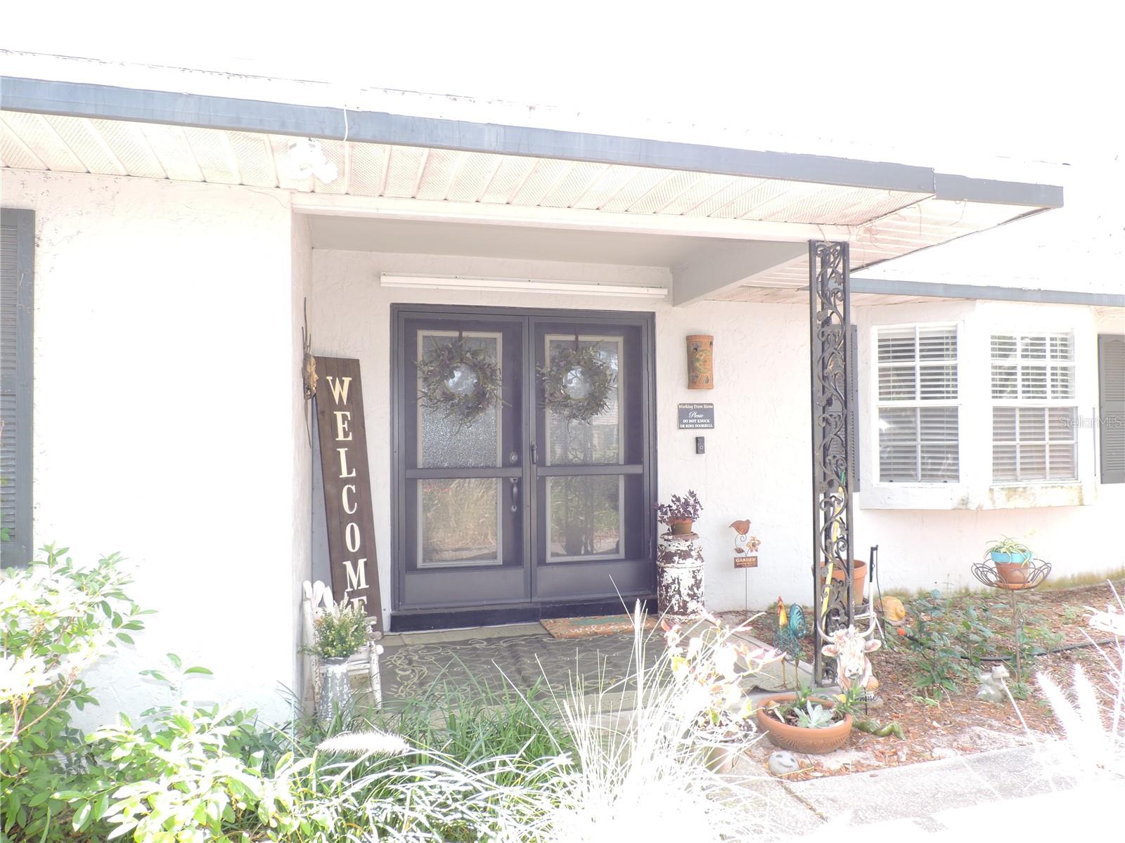 882 REDWOOD WAY