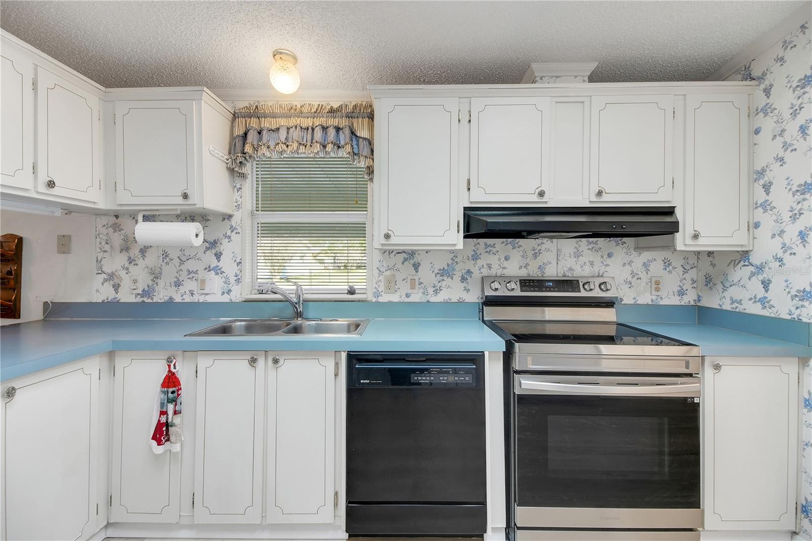 HERITAGE WOOD N LAKES ESTATES - Residential