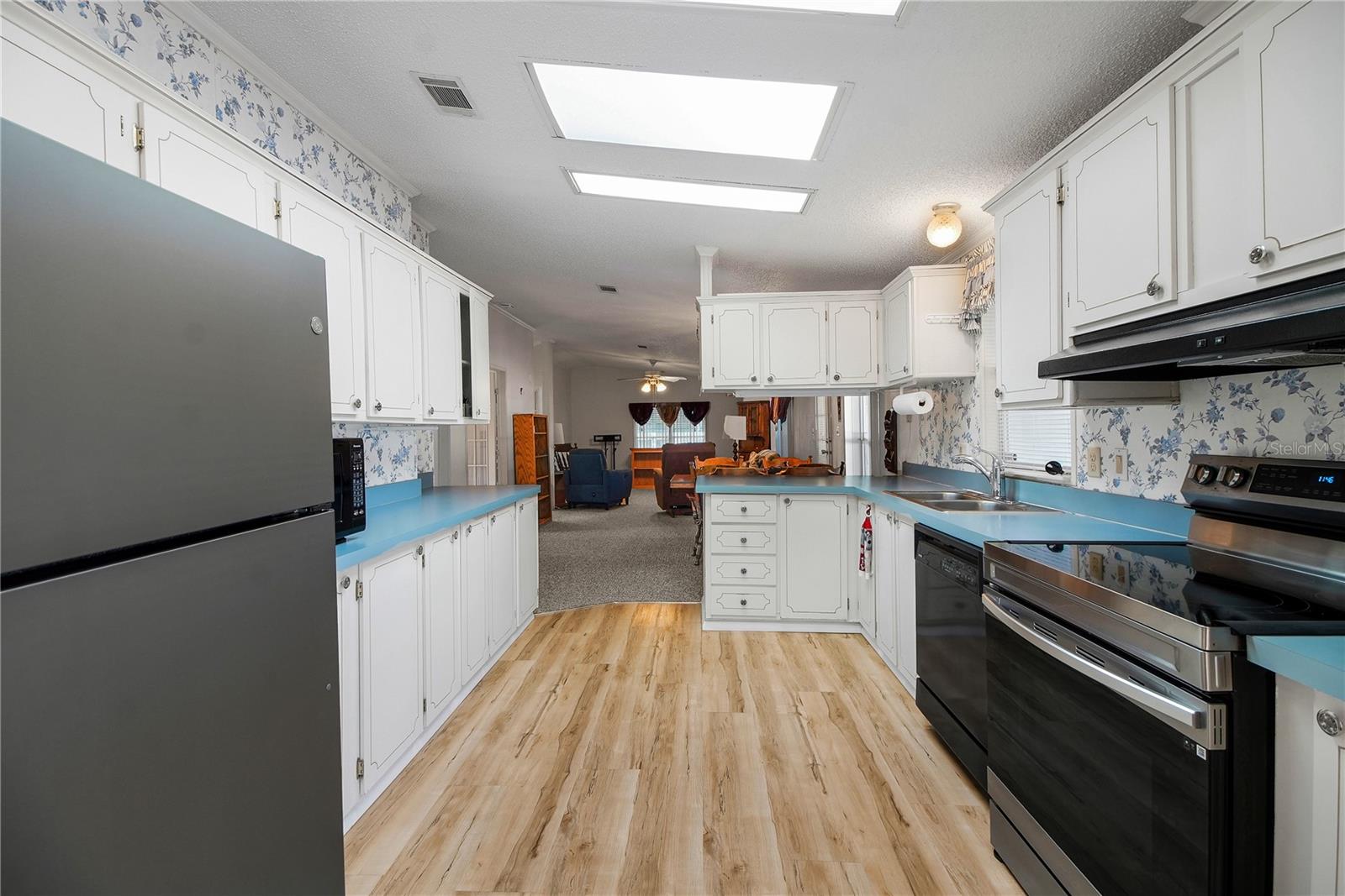 HERITAGE WOOD N LAKES ESTATES - Residential