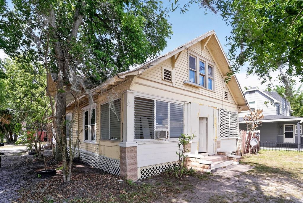 Photo of 103 E Magnolia Street, Kissimmee, FL 34744 (MLS # O6415332)